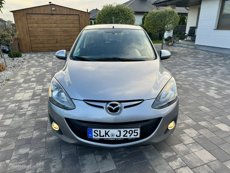 Mazda 2 10