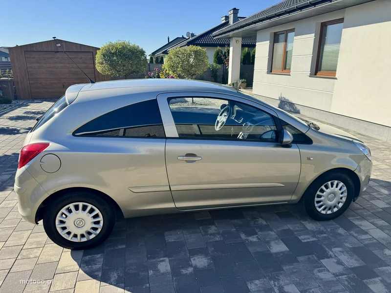 Opel Corsa D 25
