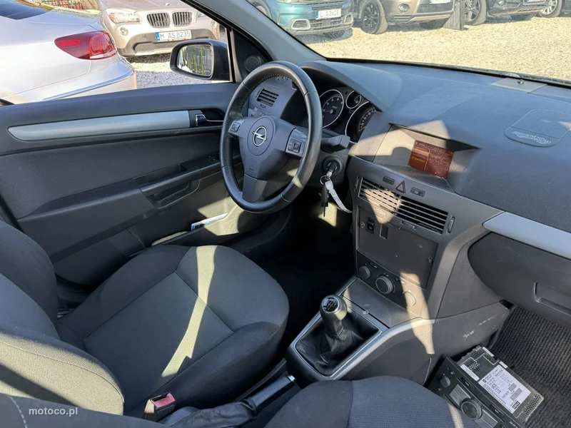 Opel Astra H 13