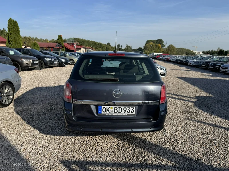 Opel Astra H 21