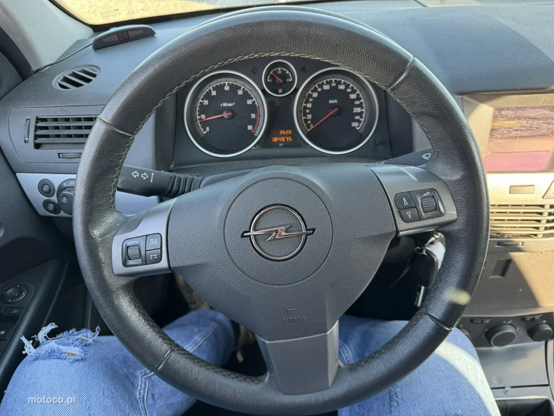Opel Astra H 6
