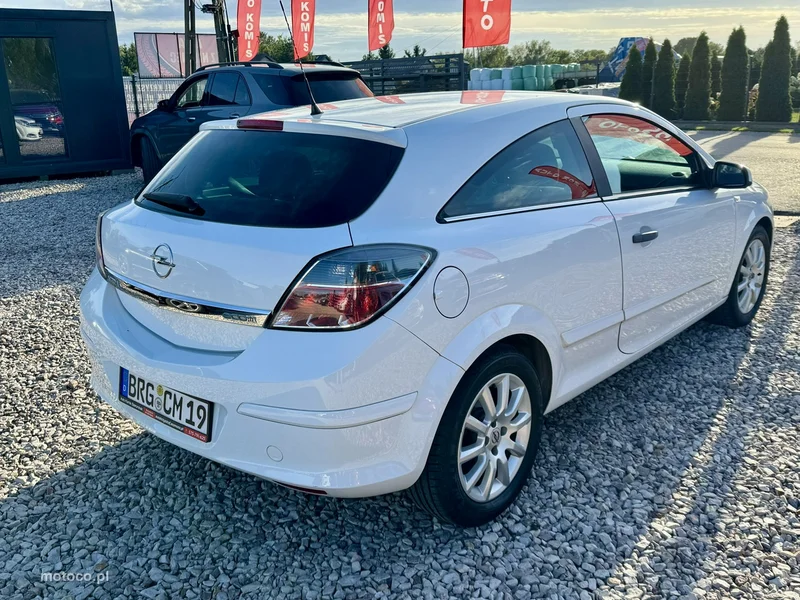Opel Astra H 12