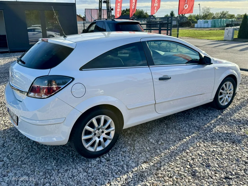 Opel Astra H 13