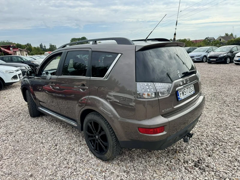 Mitsubishi Outlander 10