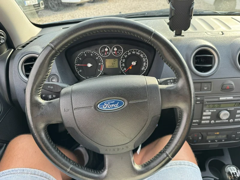 Ford Fusion 24