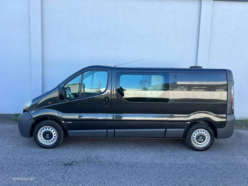 Opel Vivaro 9