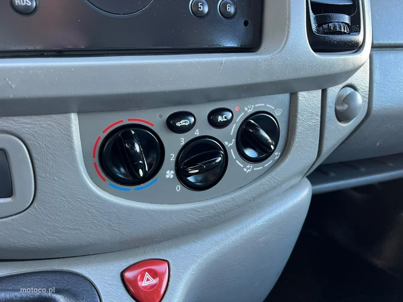 Opel Vivaro 32