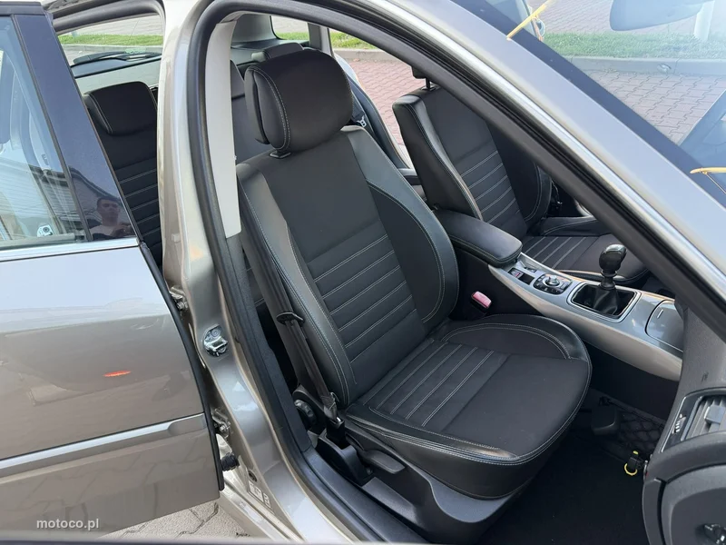 Renault Laguna III 23