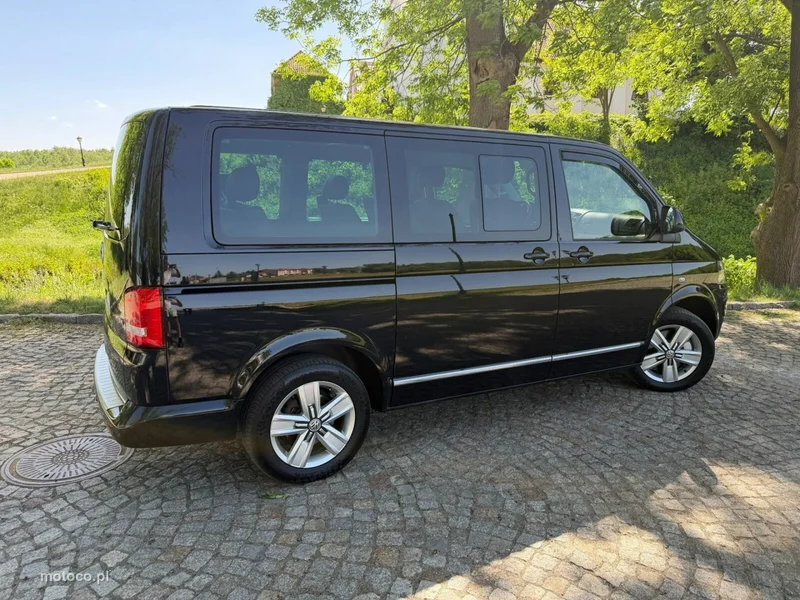 Volkswagen Multivan 14