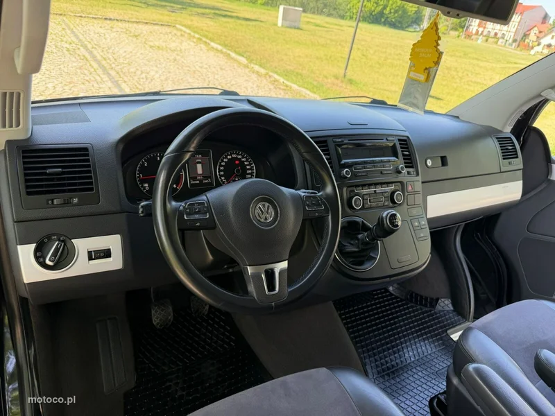 Volkswagen Multivan 22