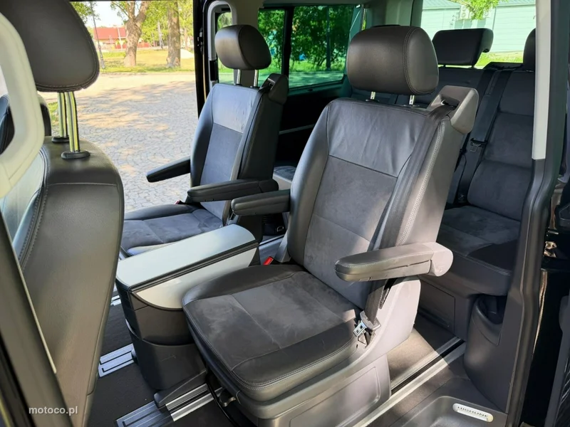 Volkswagen Multivan 27