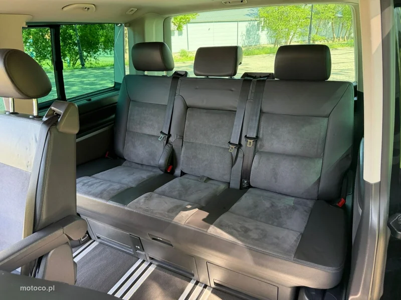 Volkswagen Multivan 28