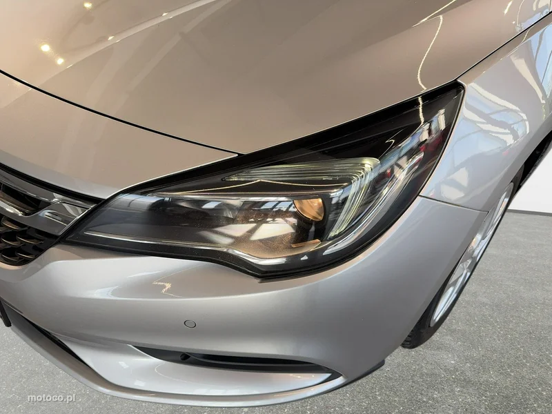 Opel Astra K 9
