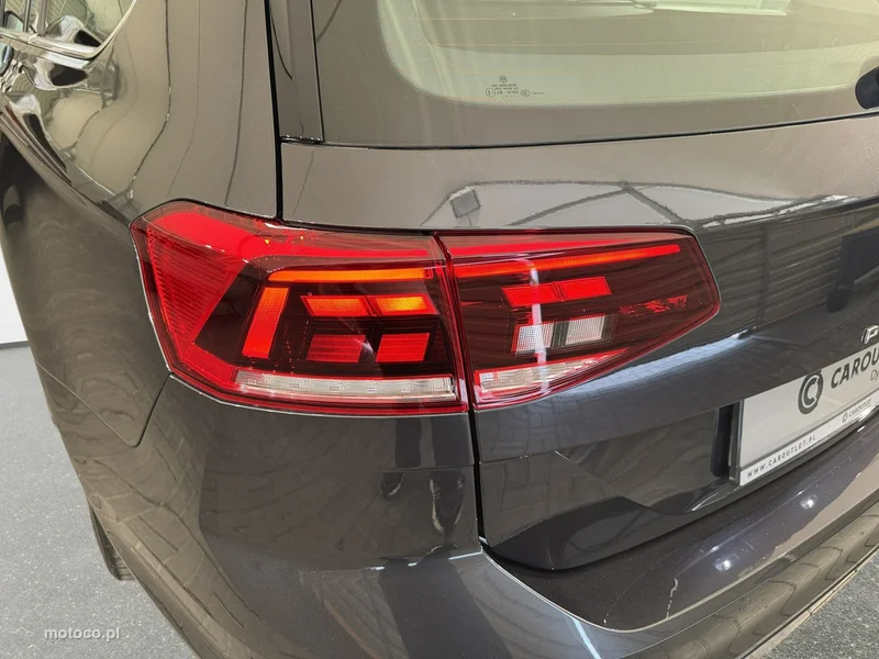 Volkswagen Passat Variant B8 11