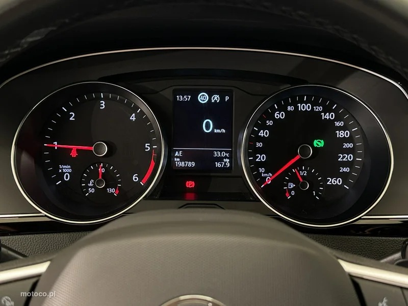 Volkswagen Passat Variant B8 19