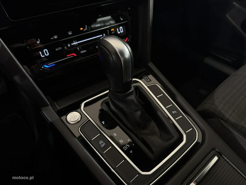 Volkswagen Passat Variant B8 25