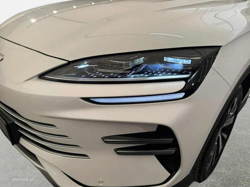 BYD SEAL U 9