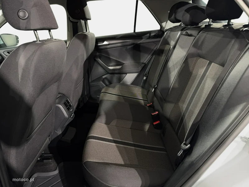 Volkswagen T-Roc A1 13
