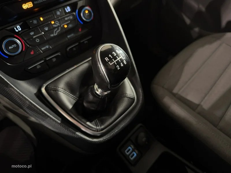 Ford Tourneo Connect 25