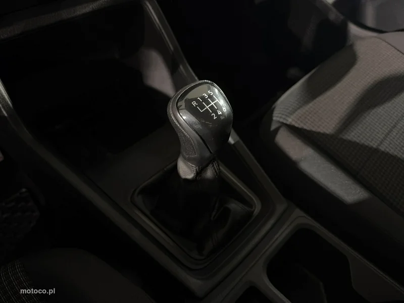 Volkswagen Caddy V 23