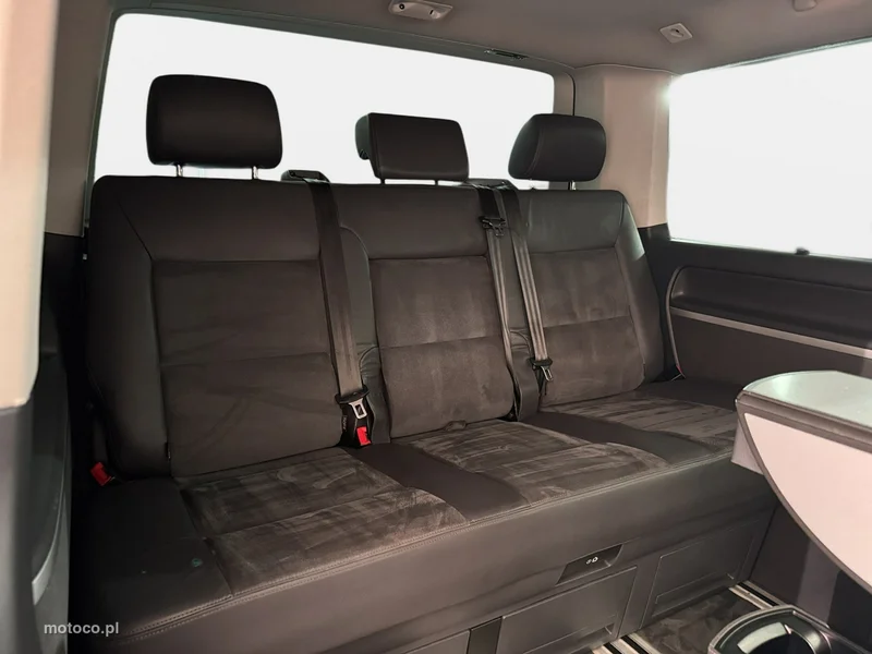 Volkswagen Multivan 12