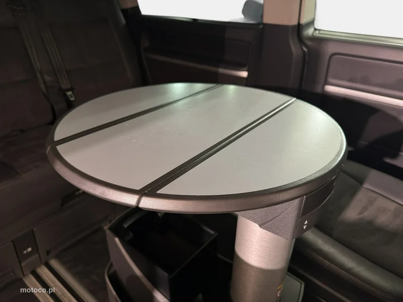 Volkswagen Multivan 14