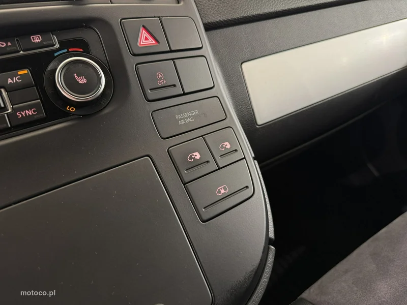 Volkswagen Multivan 29