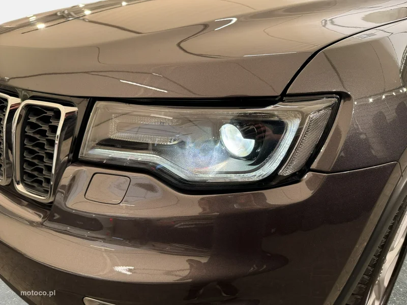 Jeep Grand Cherokee 9