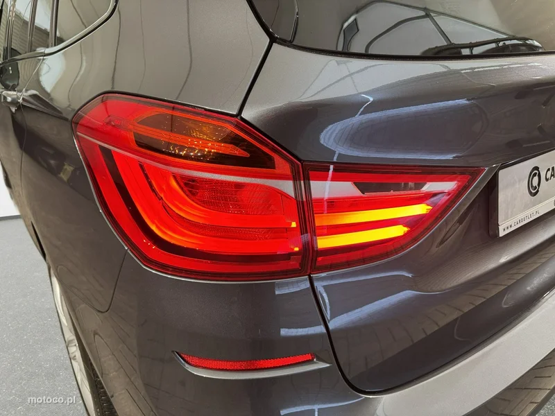 BMW Seria 2 G42 218 11
