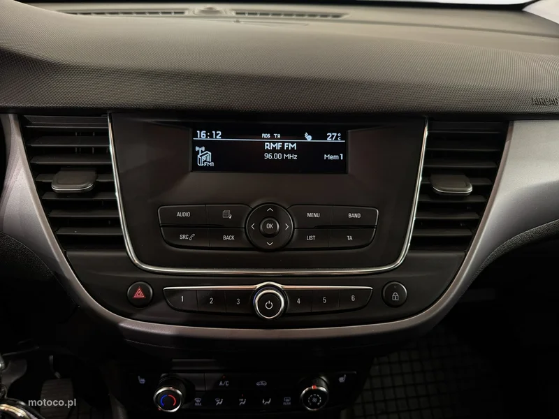 Opel Crossland I 15