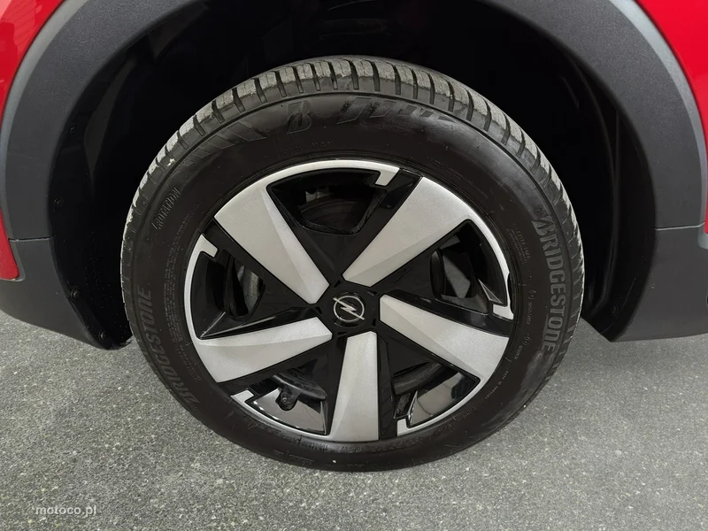Opel Crossland I 10
