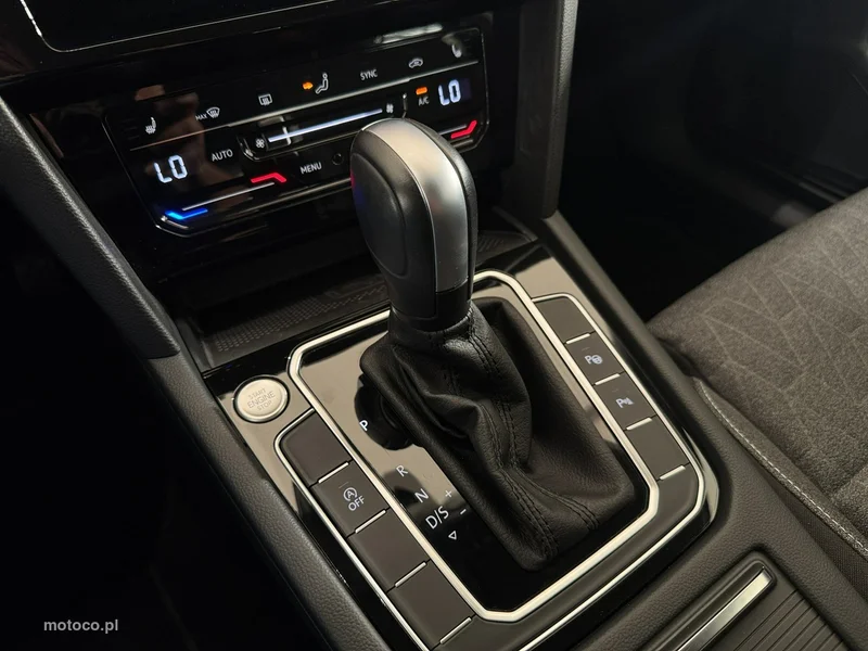 Volkswagen Passat Variant B8 25