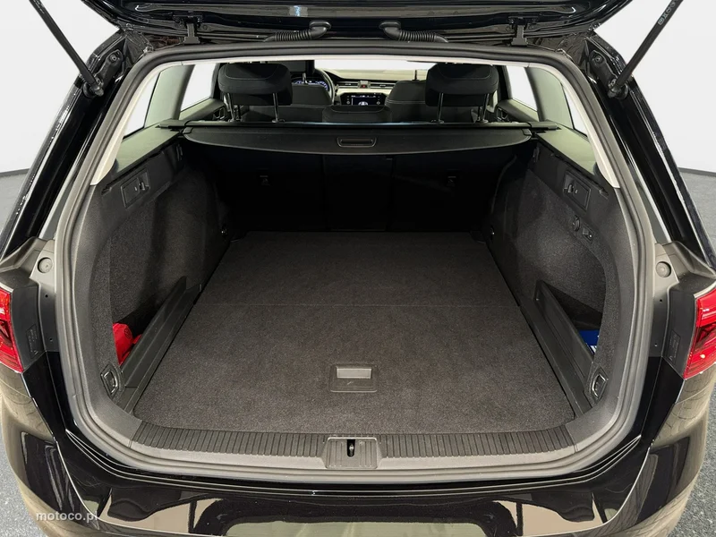 Volkswagen Passat Variant B8 27