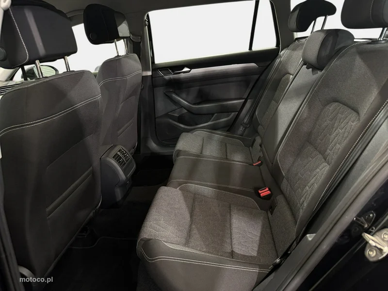 Volkswagen Passat Variant B8 29