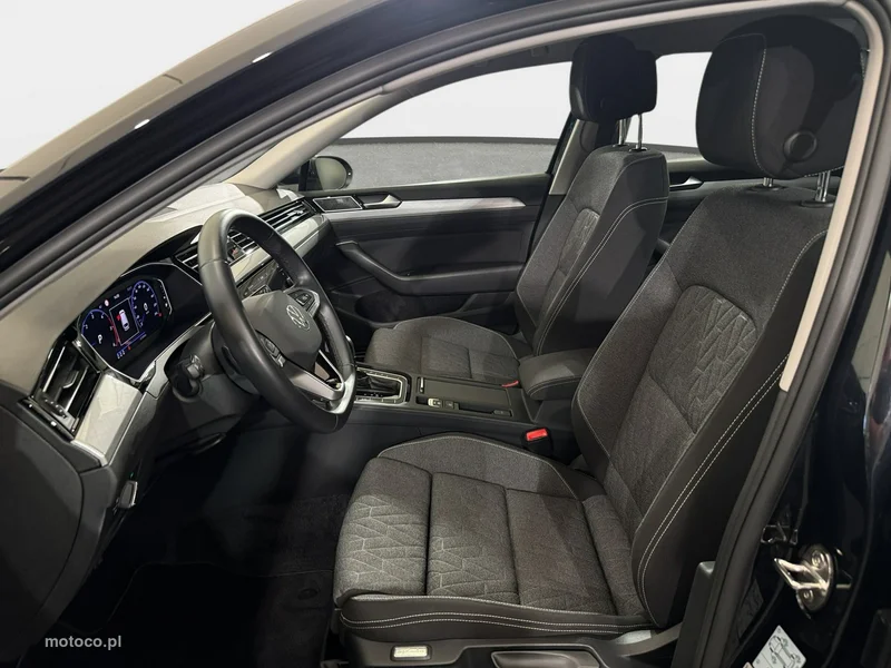 Volkswagen Passat Variant B8 30