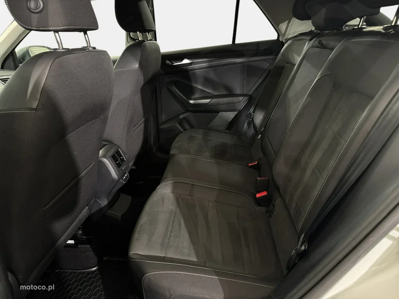 Volkswagen T-Roc A1 13