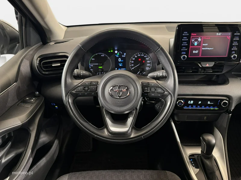 Toyota Yaris XP210 11