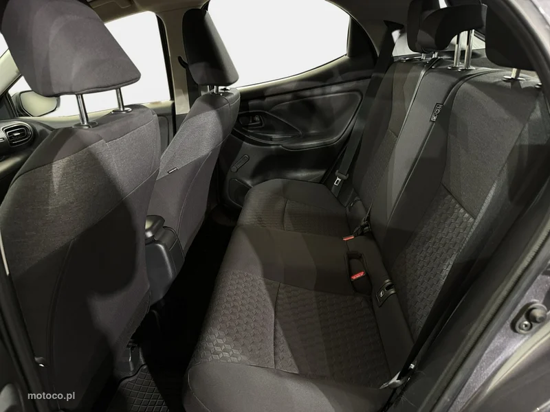 Toyota Yaris XP210 23