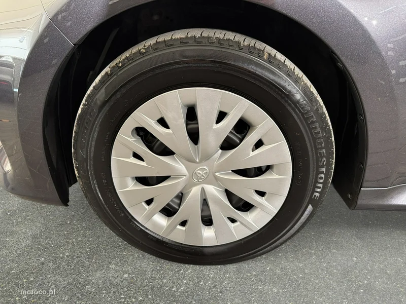 Toyota Yaris XP210 9