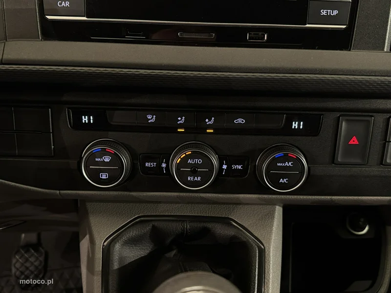 Volkswagen Caravelle 18
