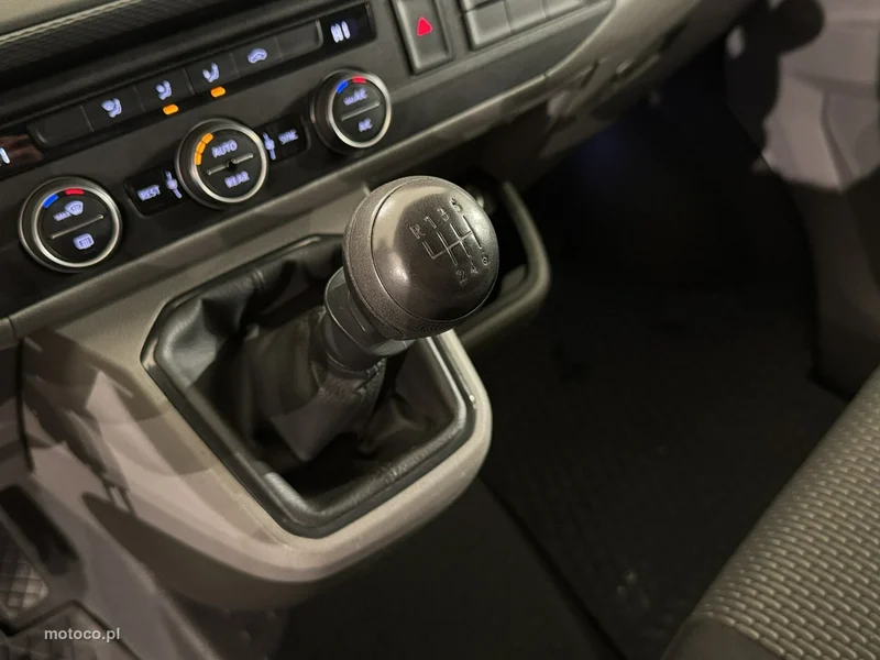 Volkswagen Caravelle 19