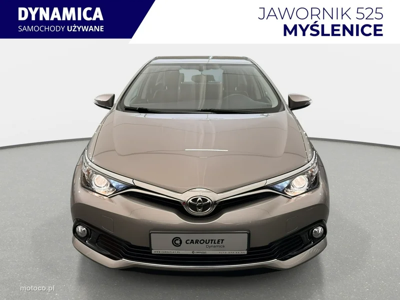 Toyota Auris E180 3
