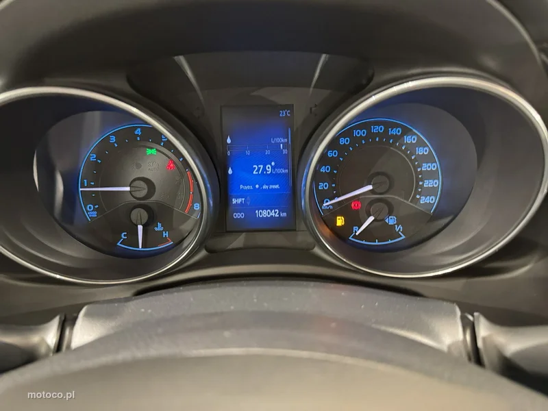 Toyota Auris E180 21