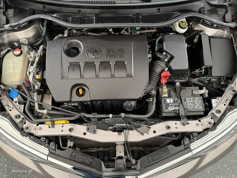 Toyota Auris E180 24