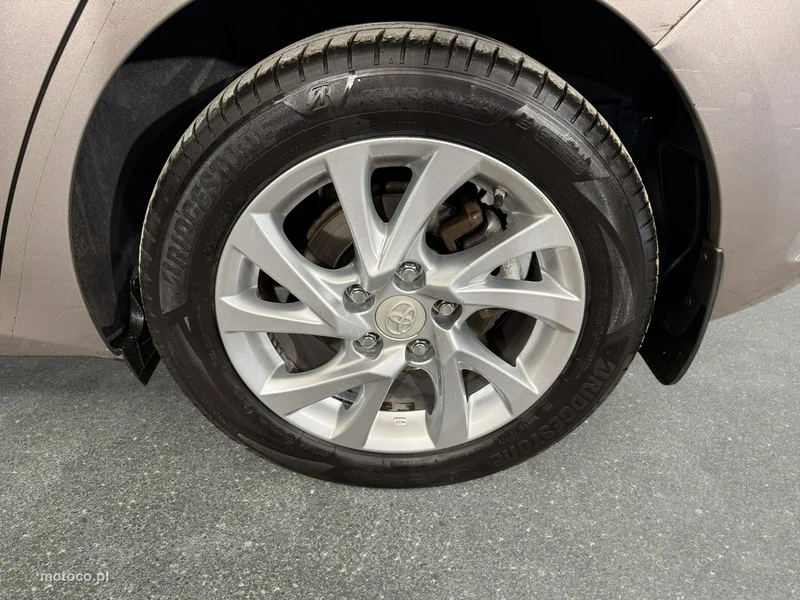 Toyota Auris E180 10