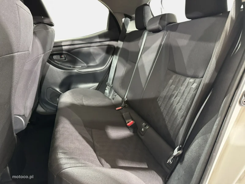 Toyota Yaris XP210 13