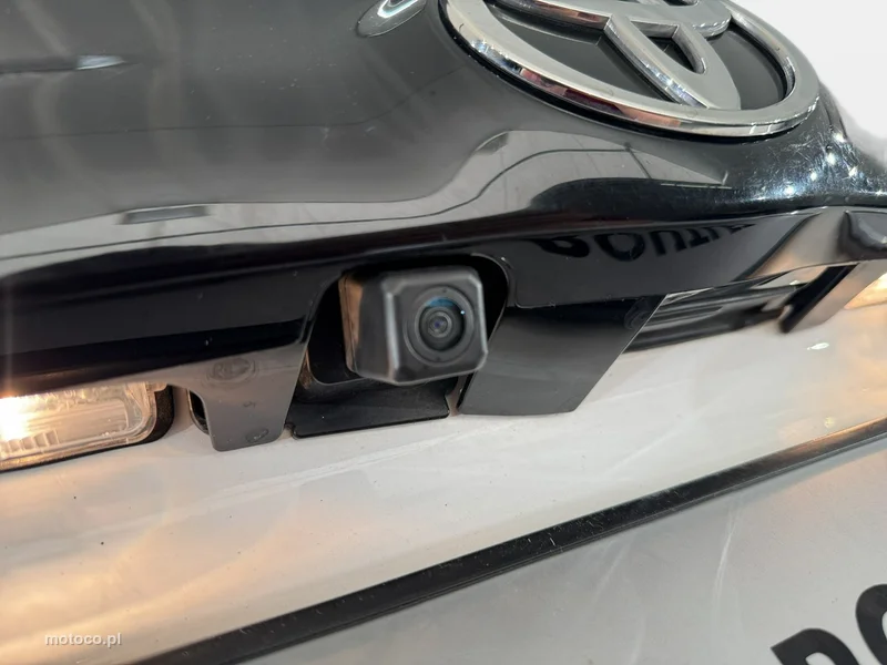 Toyota Yaris XP210 15