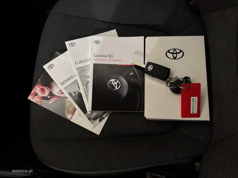 Toyota Corolla E210 28