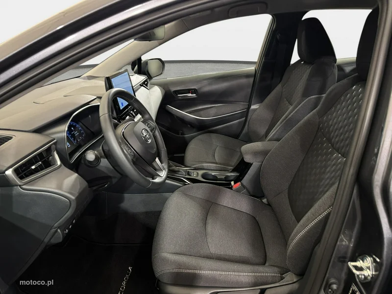 Toyota Corolla E210 10