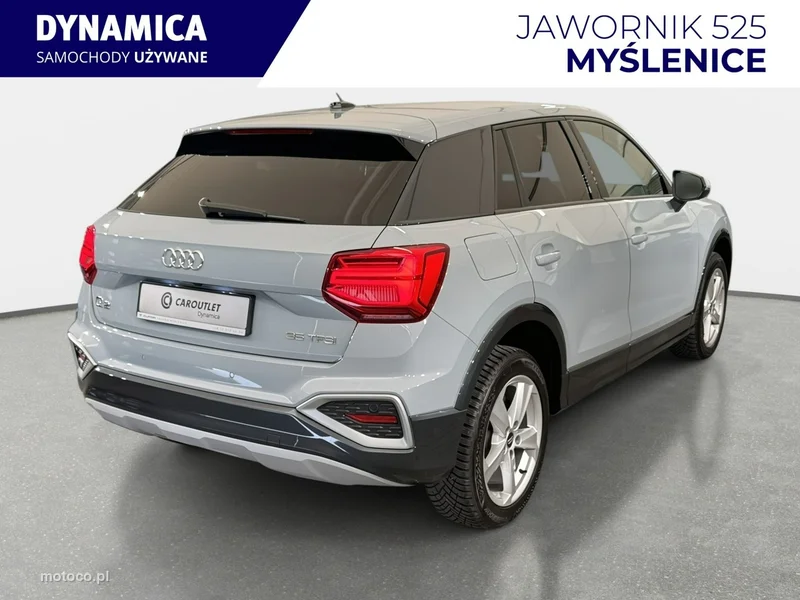 Audi Q2 8
